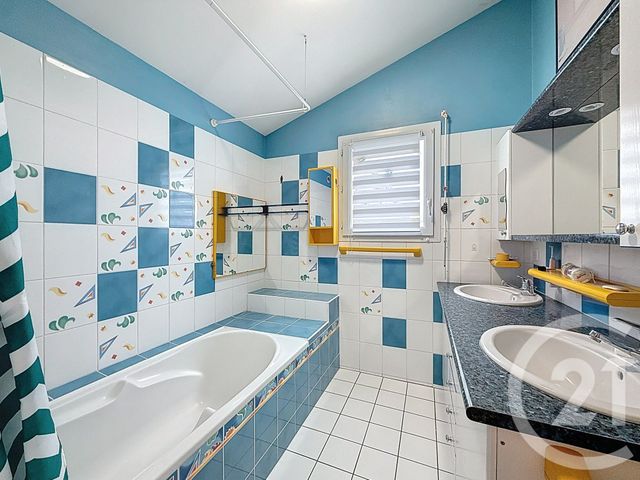 maison à vendre - 9 pièces - 263.0 m2 - COURNON D AUVERGNE - 63 - AUVERGNE - Century 21 Gervillié Immobilier