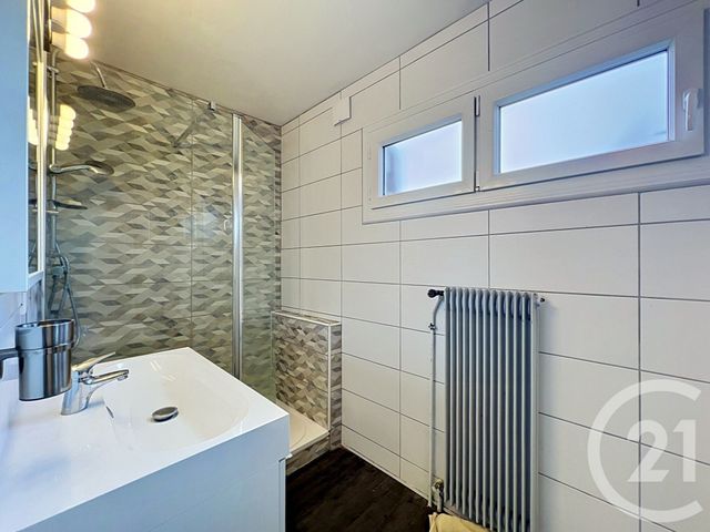 maison à vendre - 8 pièces - 137.14 m2 - LE CENDRE - 63 - AUVERGNE - Century 21 Gervillié Immobilier