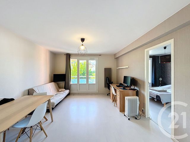 Afficher la photo en grand Appartement F2 à louer - 2 pièces - 42.57 m2 - CLERMONT FERRAND - 63 - AUVERGNE - Century 21 Gervillié Immobilier