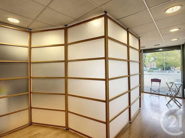 Afficher la photo en grand commerce à vendre - 41.1 m2 - COURNON D AUVERGNE - 63 - AUVERGNE - Century 21 Gervillié Immobilier