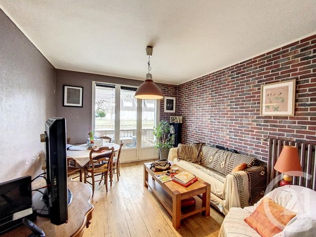Appartement F3 à louer VEYRE MONTON