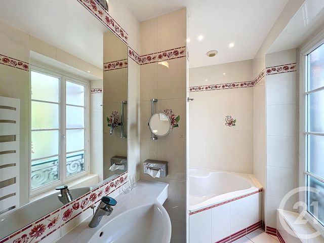 maison à vendre - 17 pièces - 879.59 m2 - PERIGNAT LES SARLIEVE - 63 - AUVERGNE - Century 21 Gervillié Immobilier