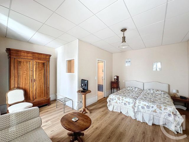 maison à vendre - 17 pièces - 879.59 m2 - PERIGNAT LES SARLIEVE - 63 - AUVERGNE - Century 21 Gervillié Immobilier