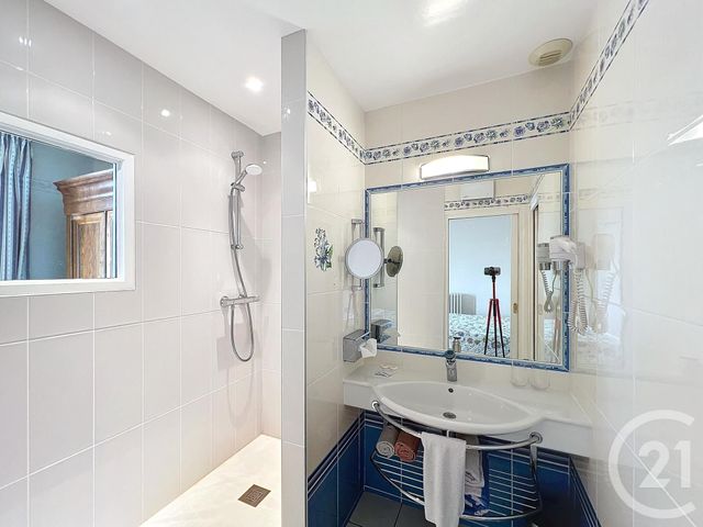 maison à vendre - 17 pièces - 879.59 m2 - PERIGNAT LES SARLIEVE - 63 - AUVERGNE - Century 21 Gervillié Immobilier