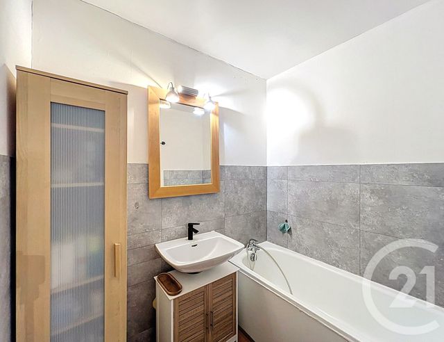 maison à vendre - 5 pièces - 99.7 m2 - LE CENDRE - 63 - AUVERGNE - Century 21 Gervillié Immobilier