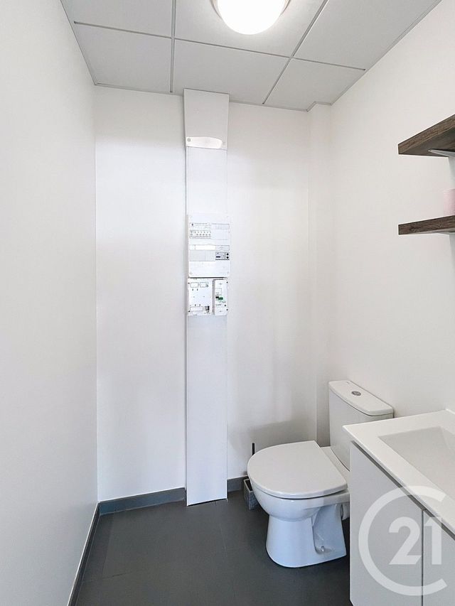 commerce à louer - 40.01 m2 - COURNON D AUVERGNE - 63 - AUVERGNE - Century 21 Gervillié Immobilier