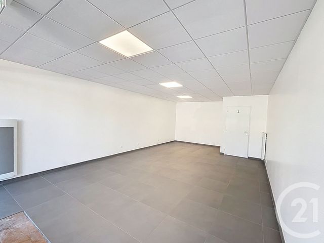 commerce à louer - 40.01 m2 - COURNON D AUVERGNE - 63 - AUVERGNE - Century 21 Gervillié Immobilier