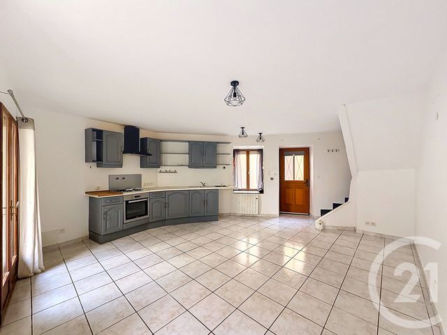 maison à vendre - 4 pièces - 81.37 m2 - LES MARTRES DE VEYRE - 63 - AUVERGNE - Century 21 Gervillié Immobilier