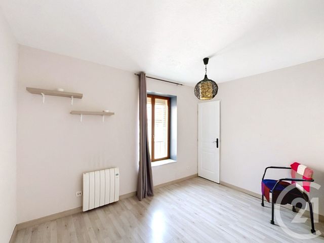maison à vendre - 4 pièces - 81.37 m2 - LES MARTRES DE VEYRE - 63 - AUVERGNE - Century 21 Gervillié Immobilier