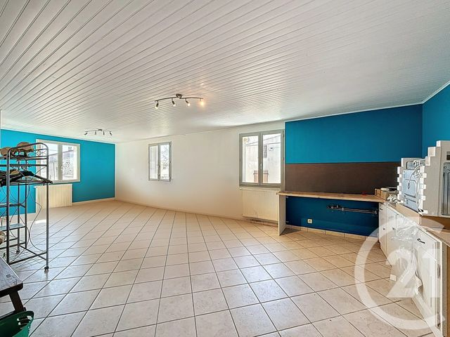 maison à vendre - 9 pièces - 200.15 m2 - PERIGNAT SUR ALLIER - 63 - AUVERGNE - Century 21 Gervillié Immobilier