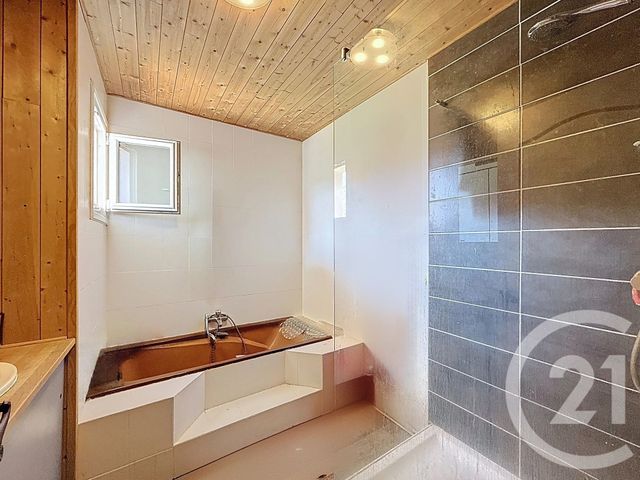 maison à vendre - 9 pièces - 200.15 m2 - PERIGNAT SUR ALLIER - 63 - AUVERGNE - Century 21 Gervillié Immobilier