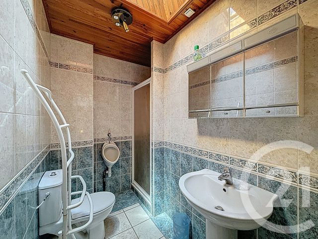 maison à vendre - 9 pièces - 200.15 m2 - PERIGNAT SUR ALLIER - 63 - AUVERGNE - Century 21 Gervillié Immobilier