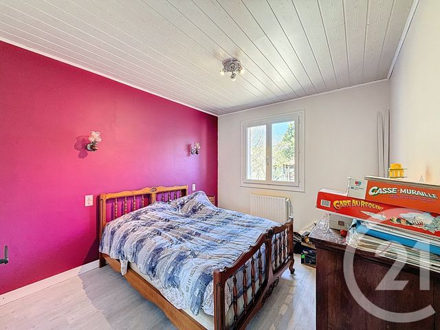 maison à vendre - 9 pièces - 200.15 m2 - PERIGNAT SUR ALLIER - 63 - AUVERGNE - Century 21 Gervillié Immobilier