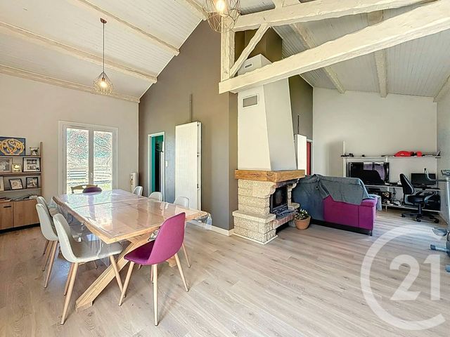 maison à vendre - 9 pièces - 200.15 m2 - PERIGNAT SUR ALLIER - 63 - AUVERGNE - Century 21 Gervillié Immobilier