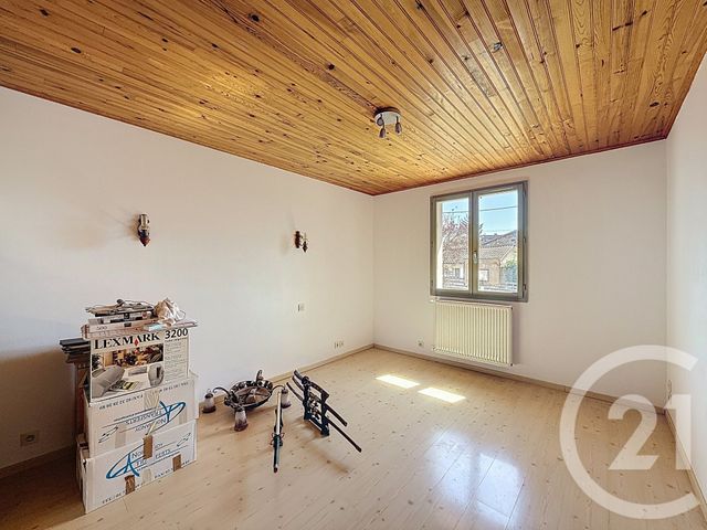 maison à vendre - 9 pièces - 200.15 m2 - PERIGNAT SUR ALLIER - 63 - AUVERGNE - Century 21 Gervillié Immobilier