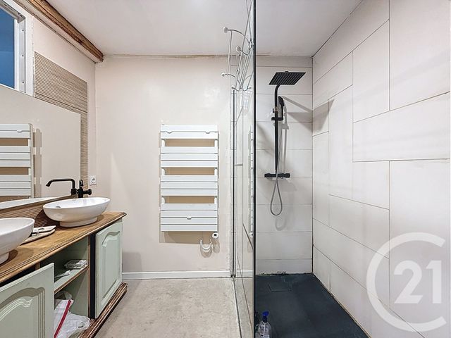 maison à vendre - 4 pièces - 92.38 m2 - LES MARTRES DE VEYRE - 63 - AUVERGNE - Century 21 Gervillié Immobilier