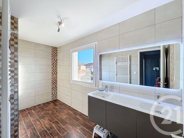 maison à vendre - 8 pièces - 146.83 m2 - LA ROCHE BLANCHE - 63 - AUVERGNE - Century 21 Gervillié Immobilier