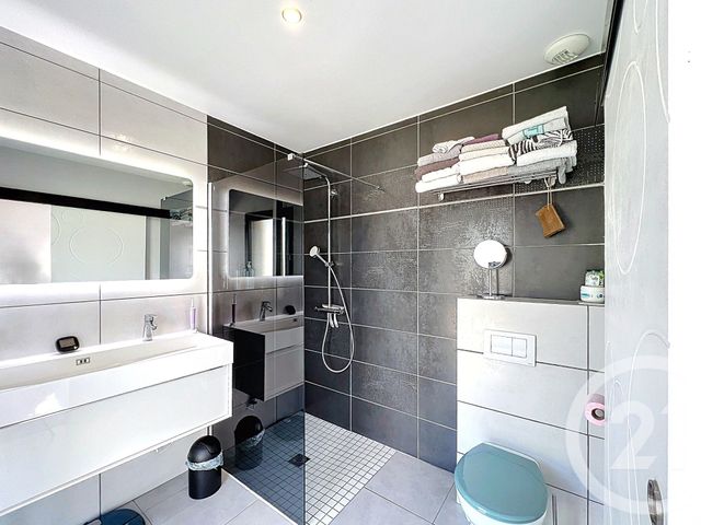 Afficher la photo en grand maison à vendre - 5 pièces - 133.39 m2 - PLAUZAT - 63 - AUVERGNE - Century 21 Gervillié Immobilier