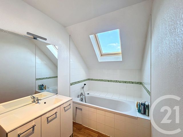 maison à vendre - 6 pièces - 174.82 m2 - LE CENDRE - 63 - AUVERGNE - Century 21 Gervillié Immobilier