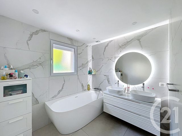 maison à vendre - 8 pièces - 143.4 m2 - ST GEORGES SUR ALLIER - 63 - AUVERGNE - Century 21 Gervillié Immobilier