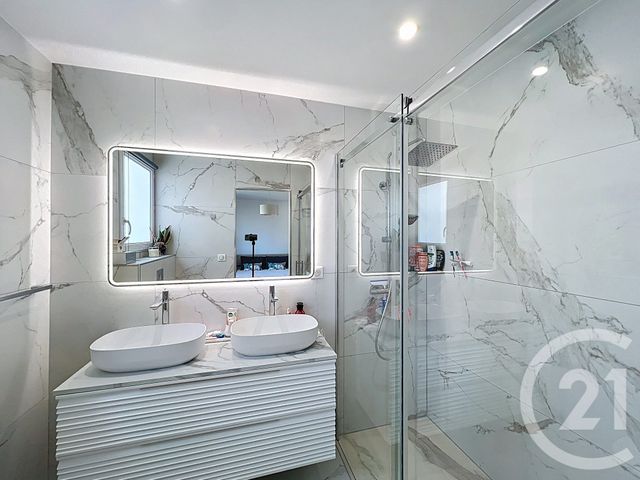 maison à vendre - 8 pièces - 143.4 m2 - ST GEORGES SUR ALLIER - 63 - AUVERGNE - Century 21 Gervillié Immobilier