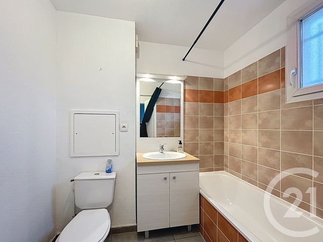 Appartement F2 à louer - 2 pièces - 38.97 m2 - GERZAT - 63 - AUVERGNE - Century 21 Gervillié Immobilier