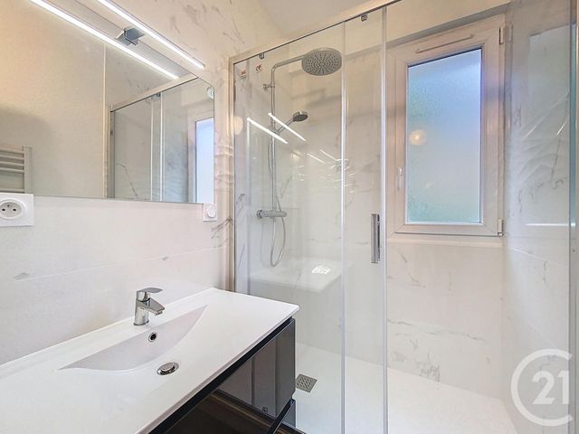 Appartement F3 à louer - 3 pièces - 68.32 m2 - CLERMONT FERRAND - 63 - AUVERGNE - Century 21 Gervillié Immobilier