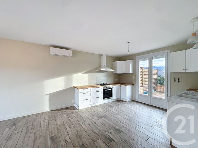 maison à vendre - 6 pièces - 133.78 m2 - LES MARTRES DE VEYRE - 63 - AUVERGNE - Century 21 Gervillié Immobilier