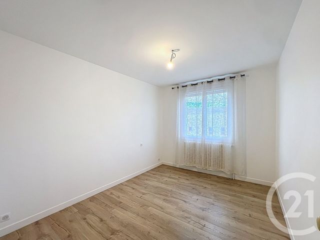 maison à vendre - 6 pièces - 133.78 m2 - LES MARTRES DE VEYRE - 63 - AUVERGNE - Century 21 Gervillié Immobilier