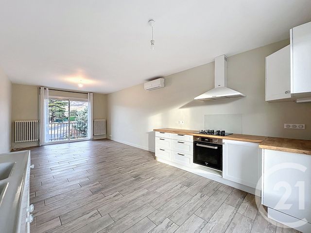 maison à vendre - 6 pièces - 133.78 m2 - LES MARTRES DE VEYRE - 63 - AUVERGNE - Century 21 Gervillié Immobilier