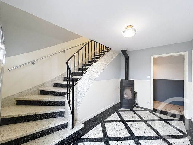 maison à vendre - 6 pièces - 133.78 m2 - LES MARTRES DE VEYRE - 63 - AUVERGNE - Century 21 Gervillié Immobilier