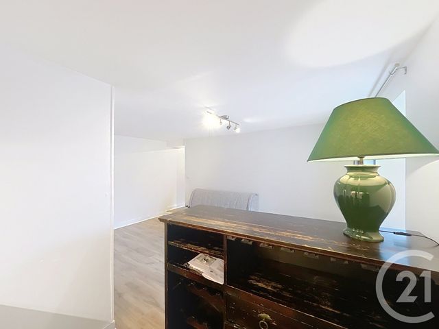 Appartement T2 à louer - 2 pièces - 34.45 m2 - CLERMONT FERRAND - 63 - AUVERGNE - Century 21 Gervillié Immobilier