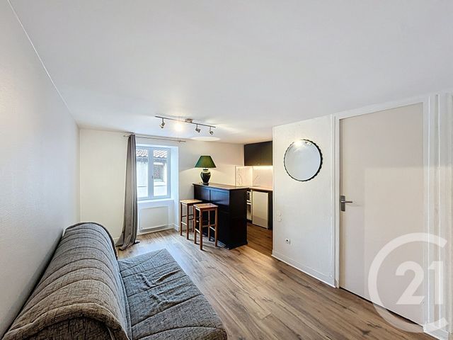 Appartement T2 à louer - 2 pièces - 34.45 m2 - CLERMONT FERRAND - 63 - AUVERGNE - Century 21 Gervillié Immobilier