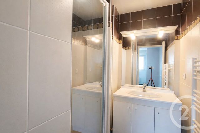 Appartement F2 à louer - 2 pièces - 34.82 m2 - CLERMONT FERRAND - 63 - AUVERGNE - Century 21 Gervillié Immobilier