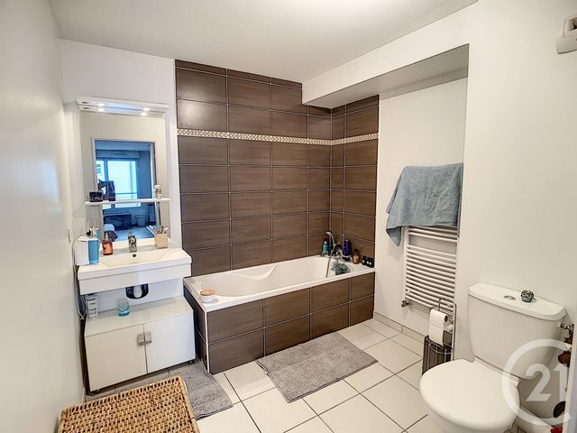 Appartement F1 à louer - 1 pièce - 33.5 m2 - CLERMONT FERRAND - 63 - AUVERGNE - Century 21 Gervillié Immobilier