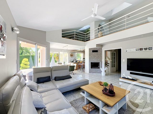 maison à vendre - 5 pièces - 123.65 m2 - LA ROCHE BLANCHE - 63 - AUVERGNE - Century 21 Gervillié Immobilier