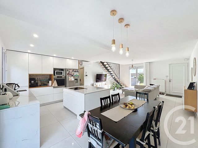 maison à vendre - 8 pièces - 143.4 m2 - ST GEORGES SUR ALLIER - 63 - AUVERGNE - Century 21 Gervillié Immobilier