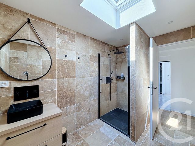 maison à vendre - 7 pièces - 167.27 m2 - ST GEORGES SUR ALLIER - 63 - AUVERGNE - Century 21 Gervillié Immobilier