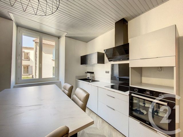 Appartement F3 à louer - 3 pièces - 64.06 m2 - LES MARTRES DE VEYRE - 63 - AUVERGNE - Century 21 Gervillié Immobilier