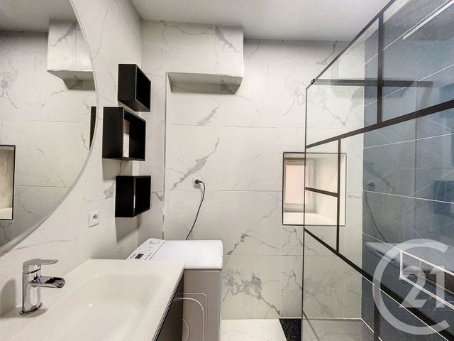 Appartement F3 à louer - 3 pièces - 64.06 m2 - LES MARTRES DE VEYRE - 63 - AUVERGNE - Century 21 Gervillié Immobilier