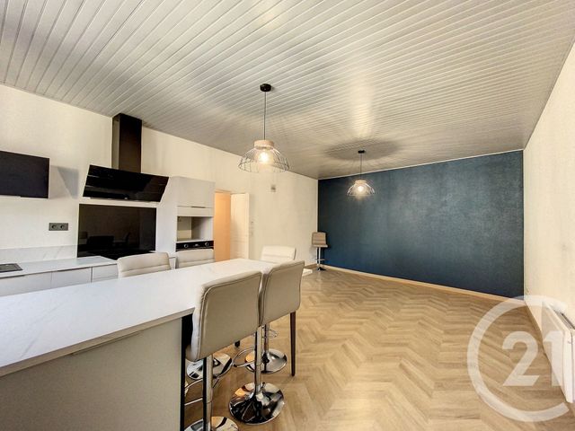 Appartement F3 à louer - 3 pièces - 64.06 m2 - LES MARTRES DE VEYRE - 63 - AUVERGNE - Century 21 Gervillié Immobilier