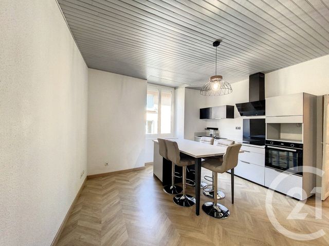 Appartement F3 à louer - 3 pièces - 64.06 m2 - LES MARTRES DE VEYRE - 63 - AUVERGNE - Century 21 Gervillié Immobilier