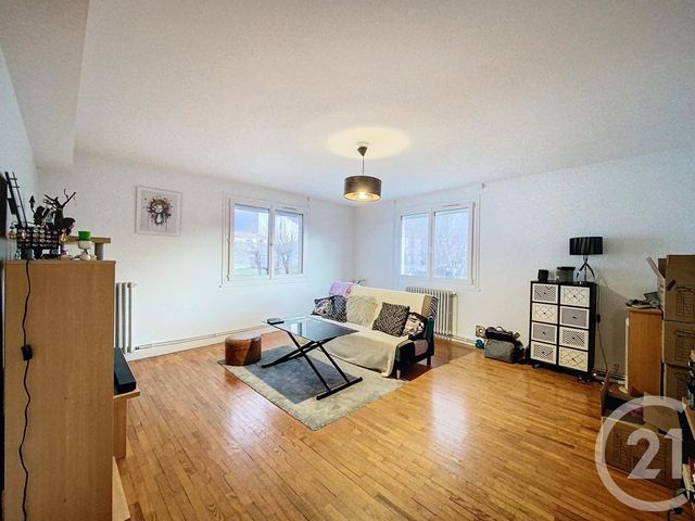 Appartement F3 à louer - 3 pièces - 80.99 m2 - LEMPDES - 63 - AUVERGNE - Century 21 Gervillié Immobilier
