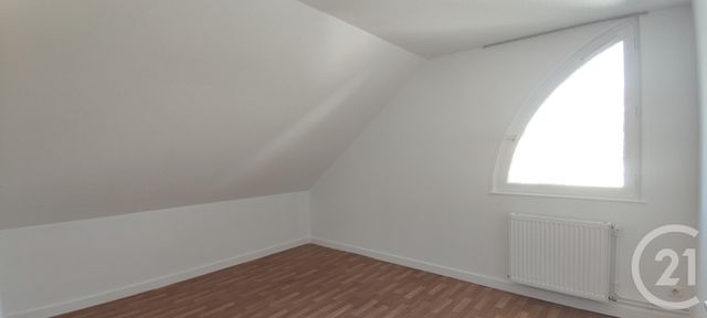 Appartement Duplex à louer - 3 pièces - 60.0 m2 - YZEURE - 03 - AUVERGNE - Century 21 Gervillié Immobilier