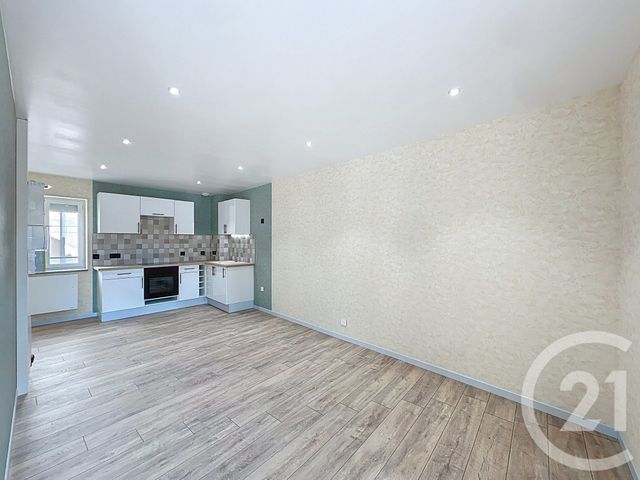 Appartement F2 à louer - 2 pièces - 42.91 m2 - LES MARTRES DE VEYRE - 63 - AUVERGNE - Century 21 Gervillié Immobilier