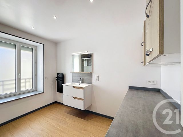 Appartement F2 bis à louer - 2 pièces - 52.65 m2 - LES MARTRES DE VEYRE - 63 - AUVERGNE - Century 21 Gervillié Immobilier
