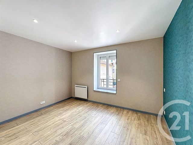 Appartement F2 bis à louer - 2 pièces - 52.65 m2 - LES MARTRES DE VEYRE - 63 - AUVERGNE - Century 21 Gervillié Immobilier