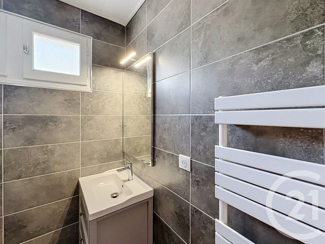 Appartement F3 à louer - 3 pièces - 63.0 m2 - COURNON D AUVERGNE - 63 - AUVERGNE - Century 21 Gervillié Immobilier