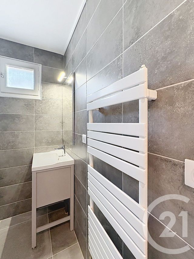 Appartement F3 à louer - 3 pièces - 63.0 m2 - COURNON D AUVERGNE - 63 - AUVERGNE - Century 21 Gervillié Immobilier