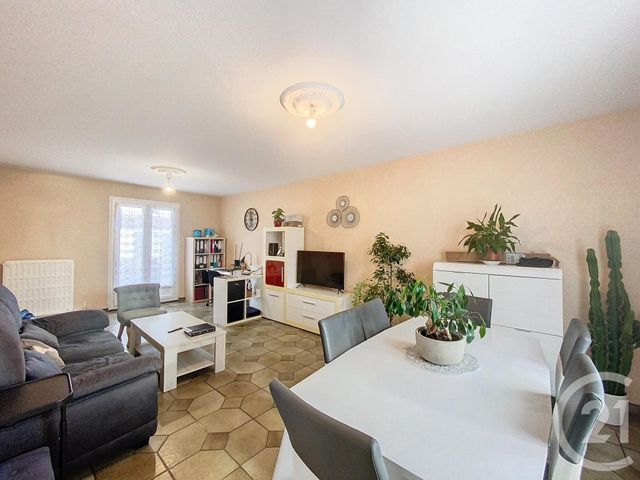 maison à louer - 4 pièces - 84.23 m2 - RIOM - 63 - AUVERGNE - Century 21 Gervillié Immobilier